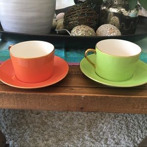 Set of 2 Porcelaine tea cups and saucers